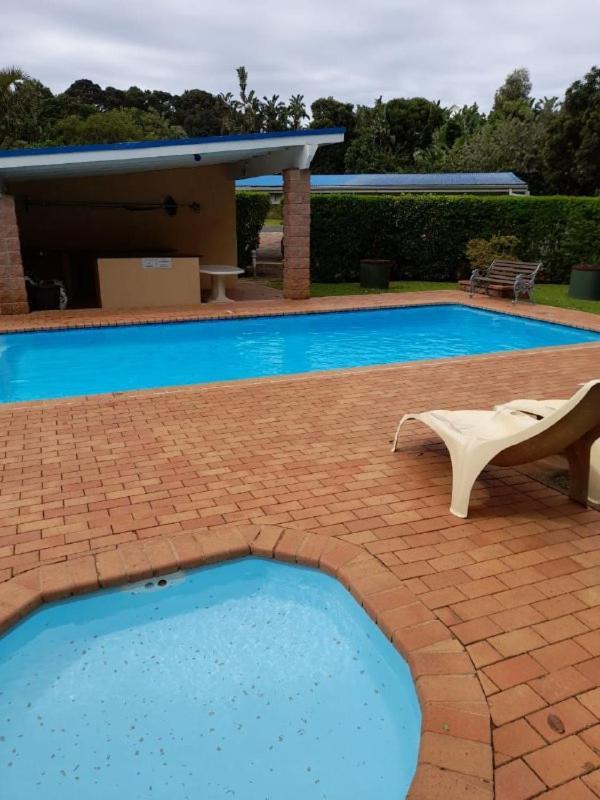 19 Montego Bay Caribbean Estate Apartment Port Edward Exterior photo